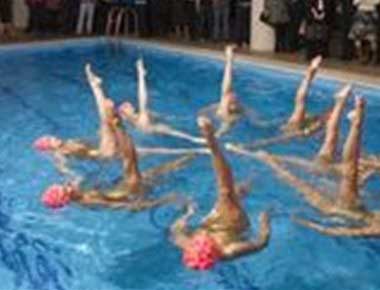 Synchronised Swimmers