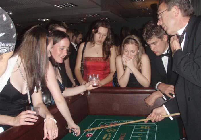 Fun Casino Craps Table
